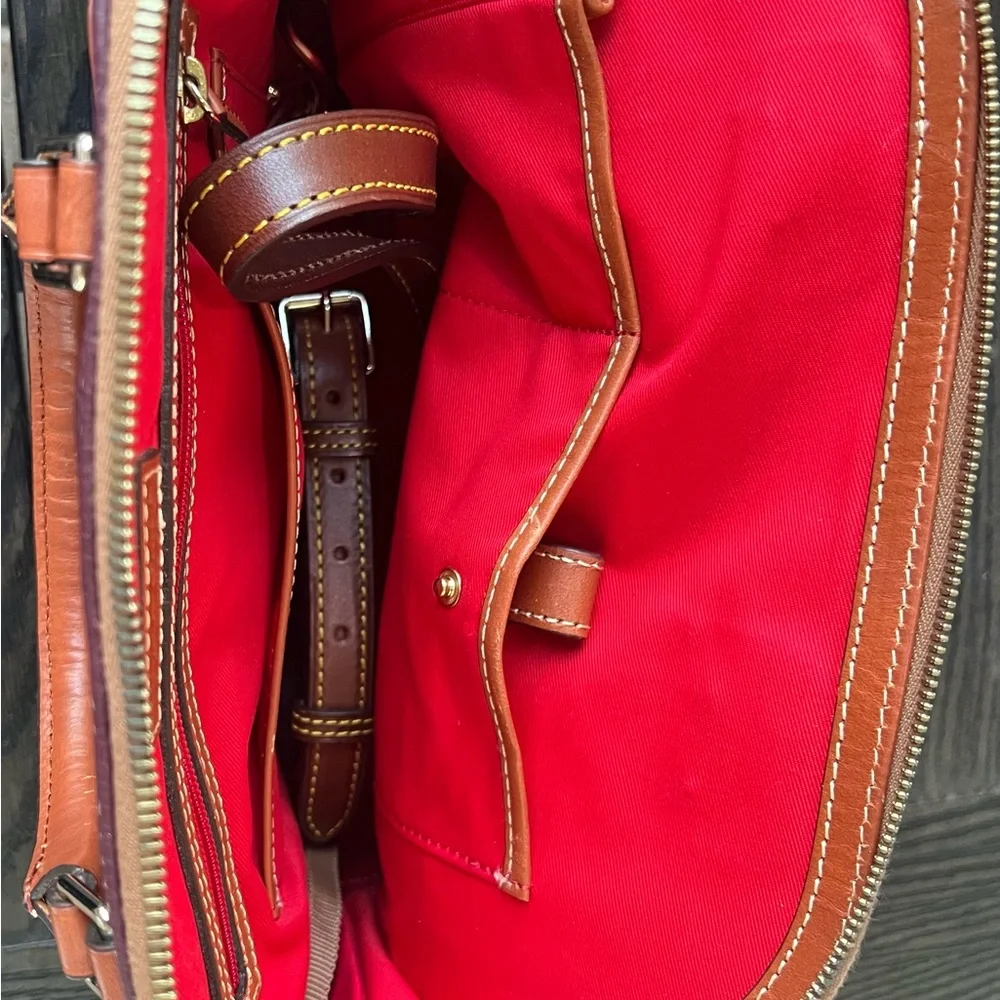 Vintage Dooney & Bourke Burgundy and Tan Satchel- See photos for any flaws - Picture 7 of 8